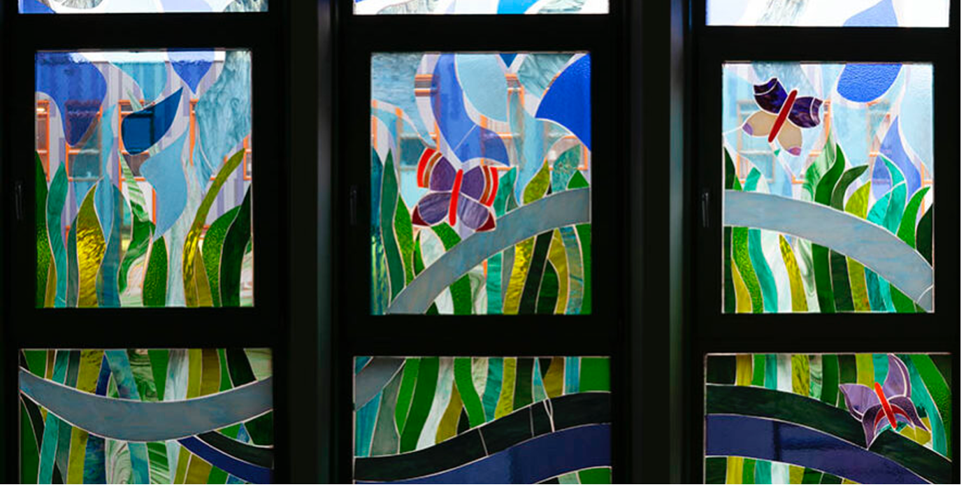 Curves of Comfort Anne Marie van der Wilt makes Mosaics with a Mission